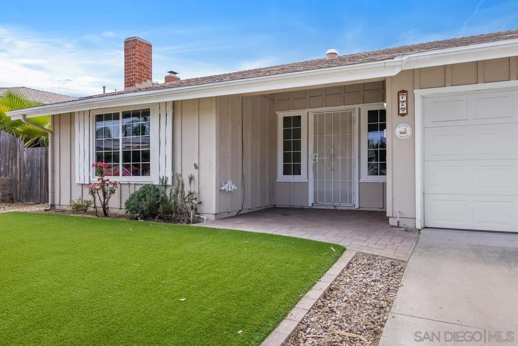 Photo of 729 Kimball St, Escondido, CA 92027 (MLS # 260010798)