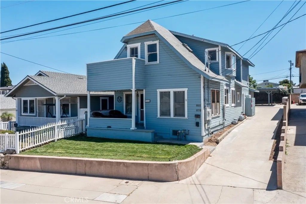 Photo of 881 W Upland Ave, San Pedro, CA 90731 (MLS # PV26022842)