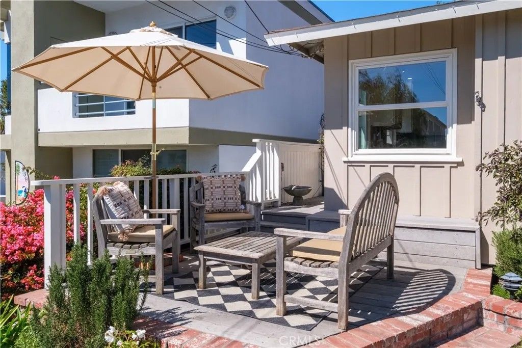 Photo of 743 26th St, Manhattan Beach, CA 90266 (MLS # SB26055109)