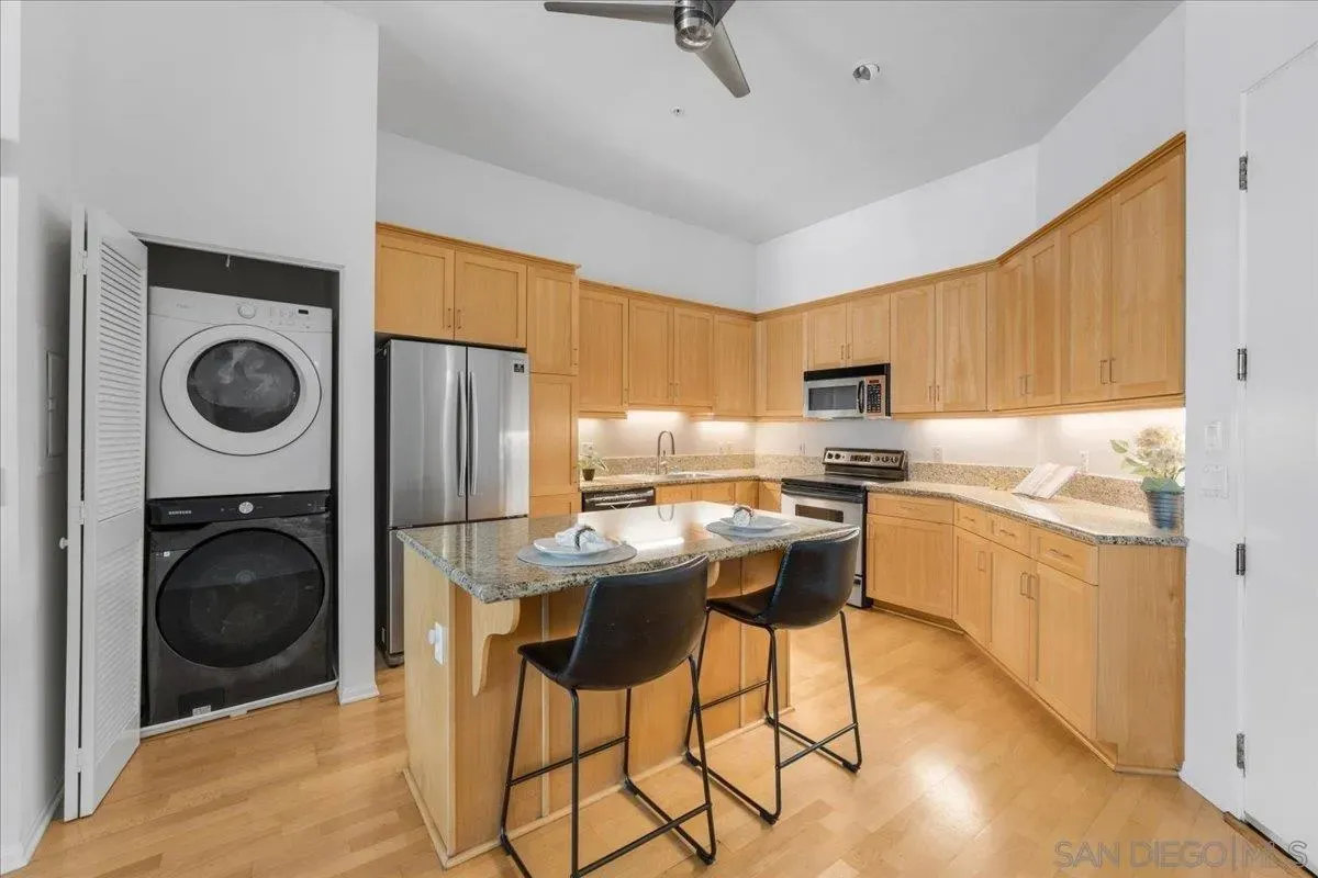 San Diego, California 92103, United States, 1 Bedroom Bedrooms, ,1 BathroomBathrooms,Residential,Active,156836