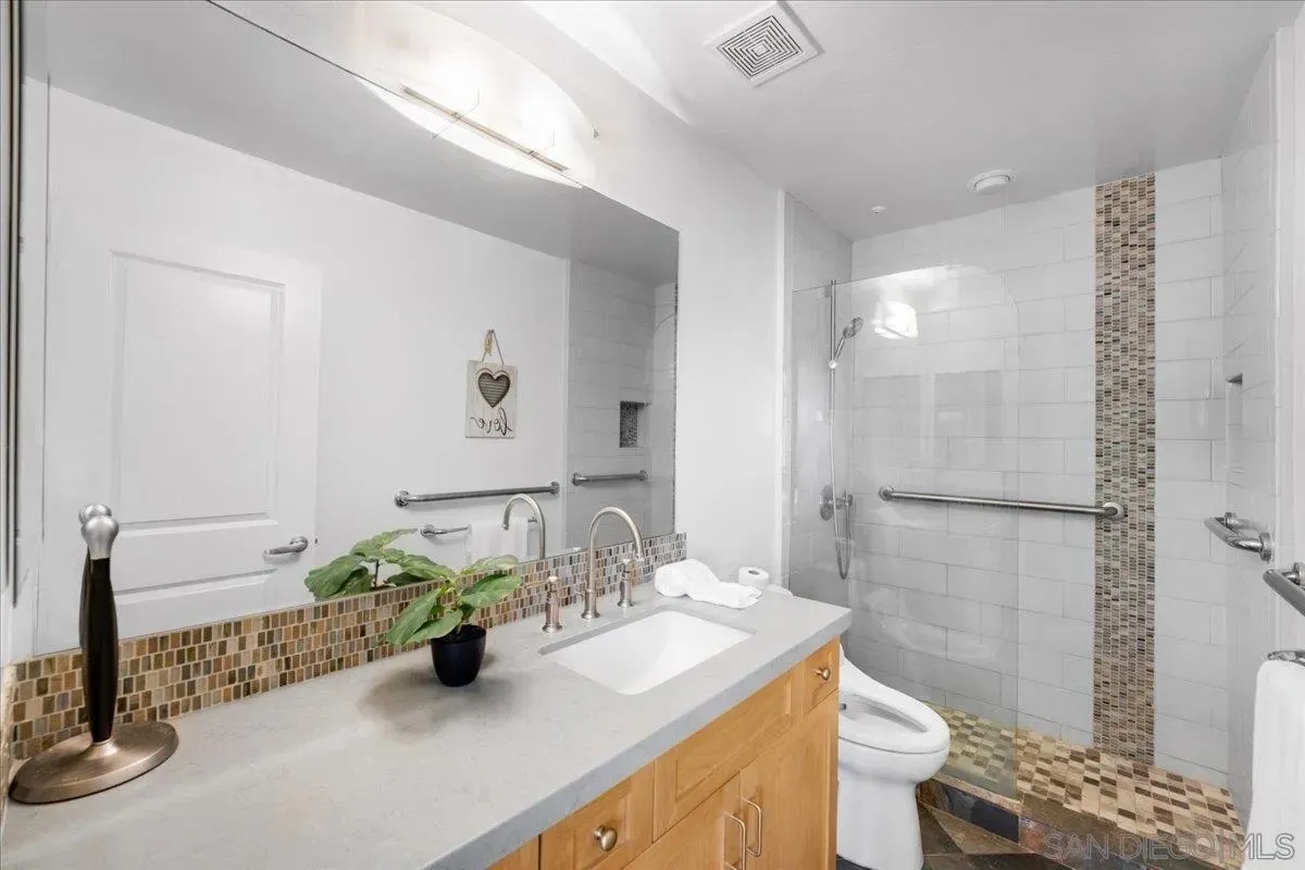 San Diego, California 92103, United States, 1 Bedroom Bedrooms, ,1 BathroomBathrooms,Residential,Active,156836