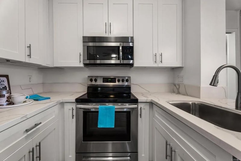 1801 Diamond Street 3-205