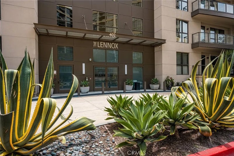 402 Rockefeller 315