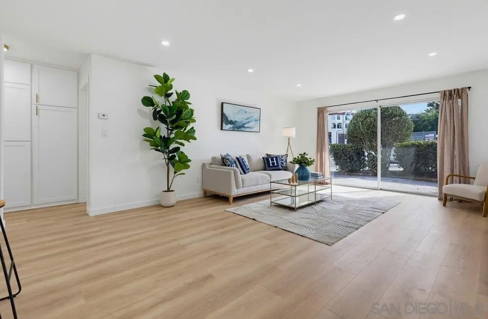 4444 W Point Loma 98