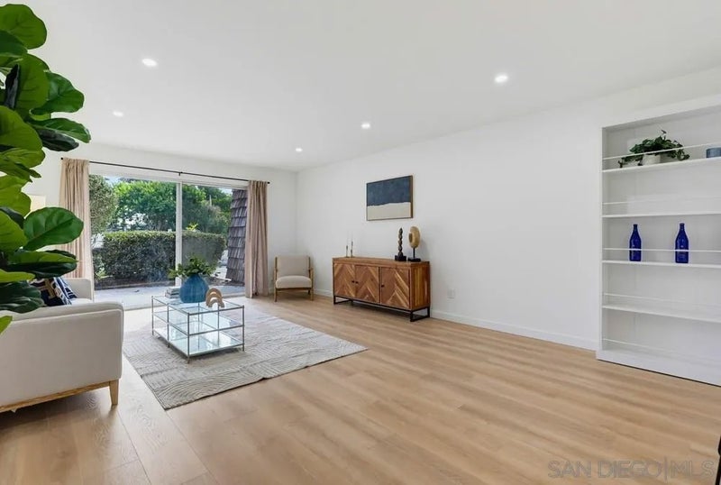 4444 W Point Loma 98