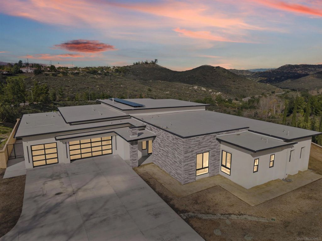 Photo of 16925 Old Coach Rd, Poway, CA 92064 (MLS # 260012885)