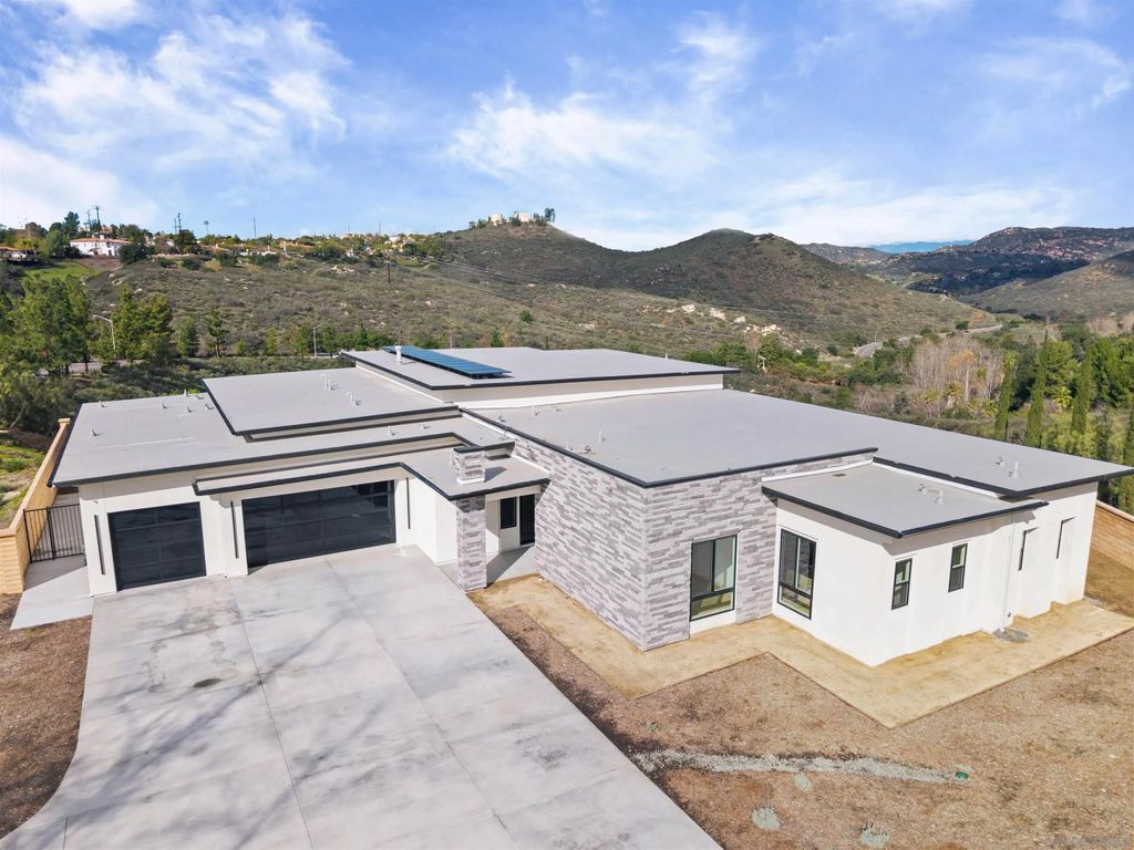 Photo of 16925 Old Coach Rd, Poway, CA 92064 (MLS # 260012885)