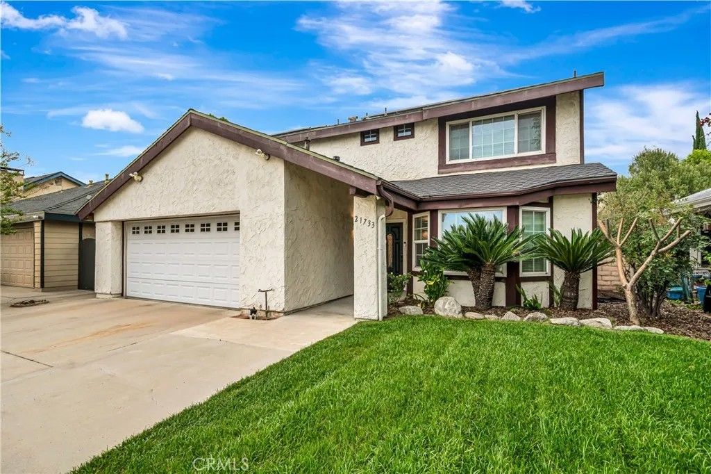 Photo of 21733 Vintage St, Chatsworth, CA 91311 (MLS # SR26068976)