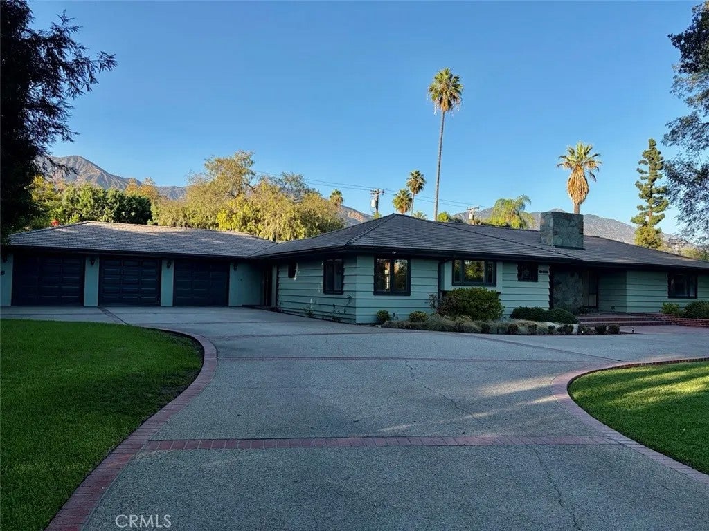 645 W Foothill Blvd
