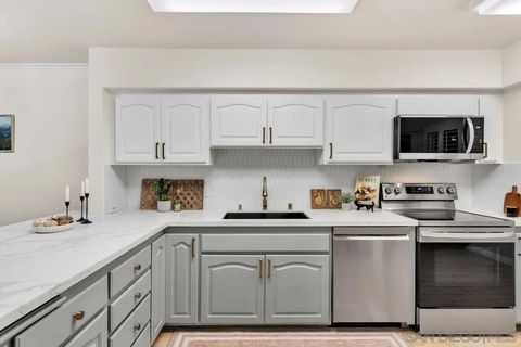 Photo of 2600 Torrey Pines Rd #B17, La Jolla, CA 92037 (MLS # 260005175)