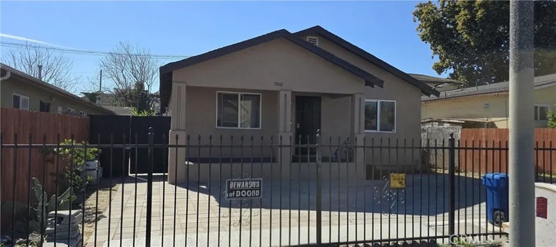 700 W 77th