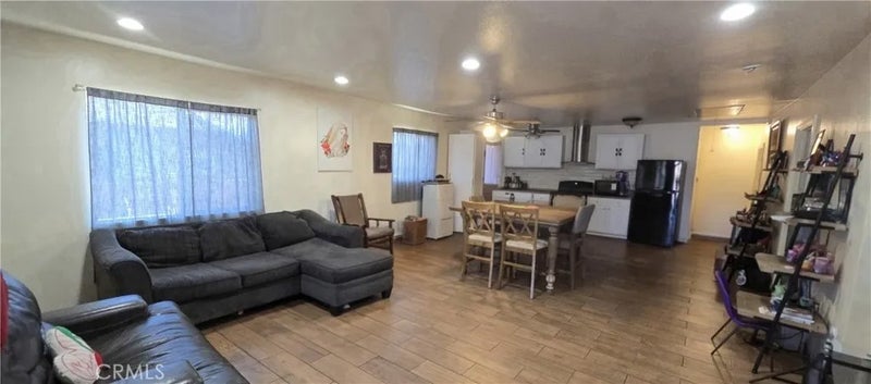 700 W 77th