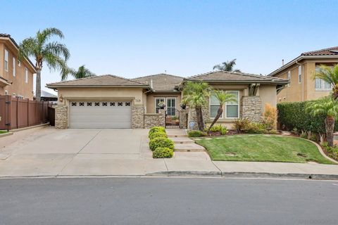 Photo of 749 Crooked Path Pl, Chula Vista, CA 91914 (MLS # 260015491)
