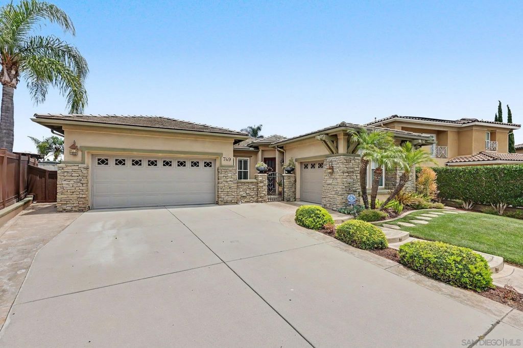 Photo of 749 Crooked Path Pl, Chula Vista, CA 91914 (MLS # 260015491)