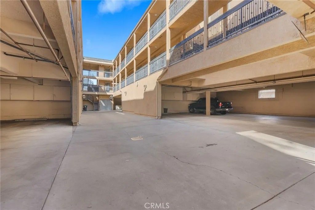 Photo of 1135 Allen Ave #20, Glendale, CA 91201 (MLS # PW26025635)