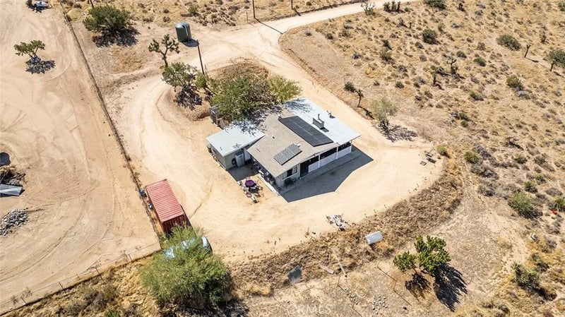 9459 Valley Vista