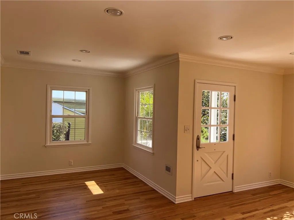 Photo of 7649 Truxton Ave, Los Angeles, CA 90045 (MLS # SR26056623)