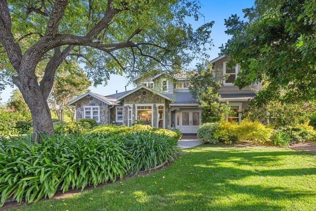 Photo of 3192 Los Alisos Drive, Fallbrook, CA 92028 (MLS # NDP2601804)