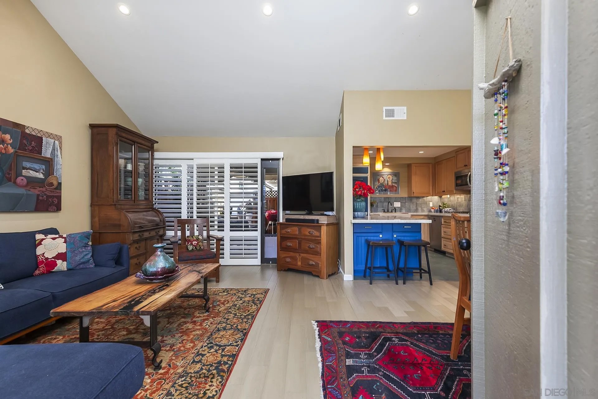 5358 Caminito Velasquez