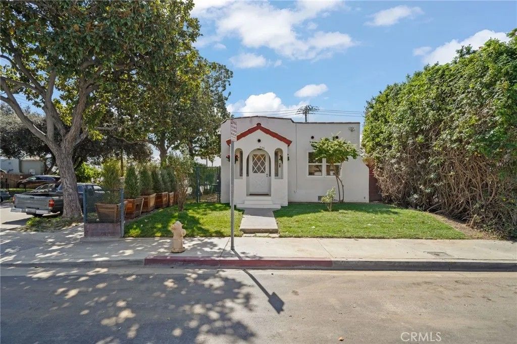 Photo of 496 E 53rd St, Long Beach, CA 90805 (MLS # PW26054125)