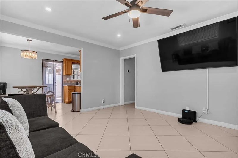 959 E El Morado Court