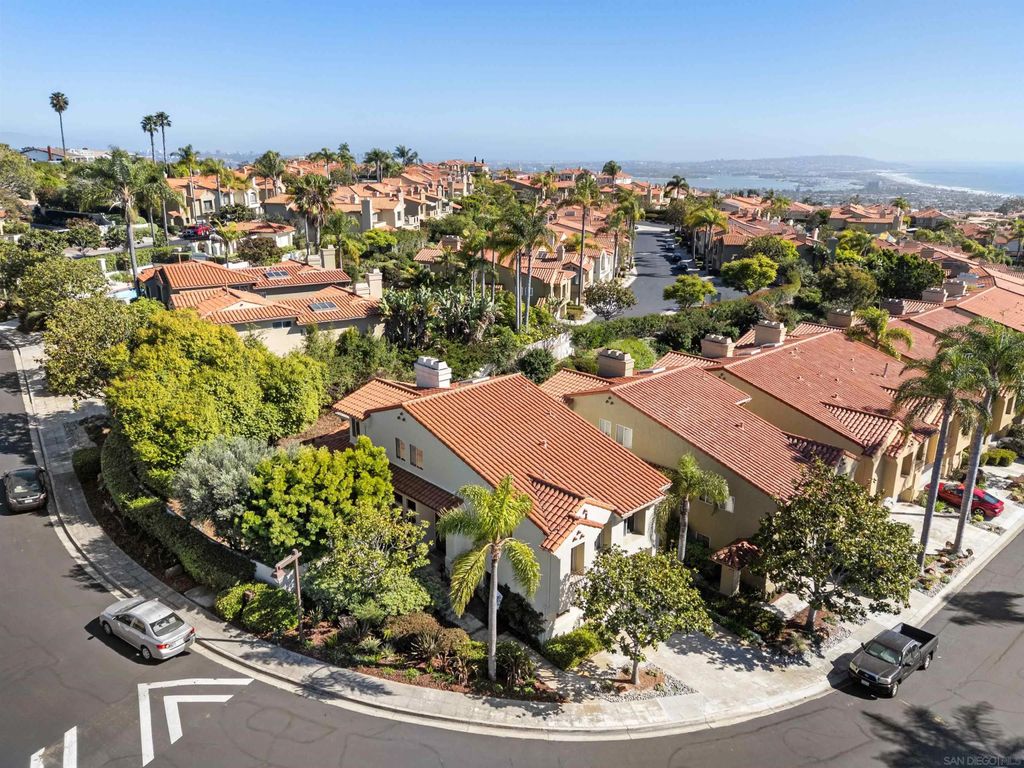 Photo of 1455 Caminito Solidago, La Jolla, CA 92037 (MLS # 260008600)