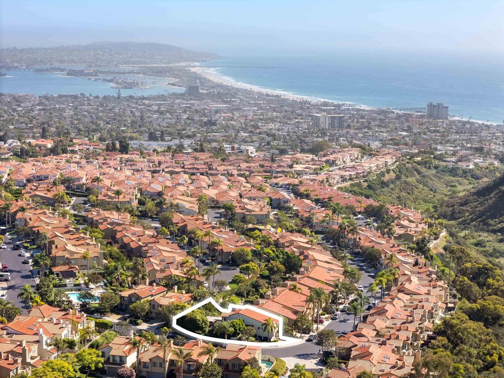 Photo of 1455 Caminito Solidago, La Jolla, CA 92037 (MLS # 260008600)