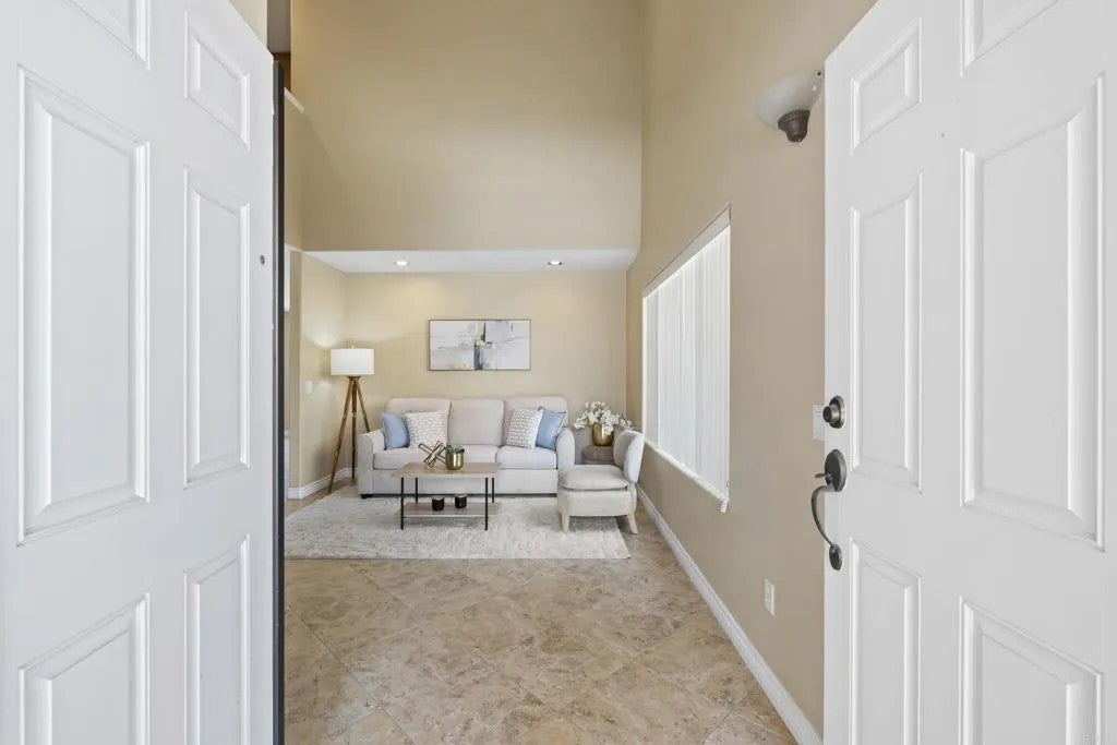 8950 Gateway View Ct