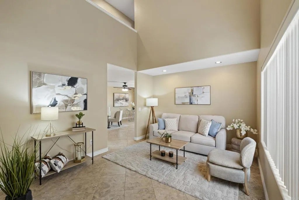 8950 Gateway View Ct