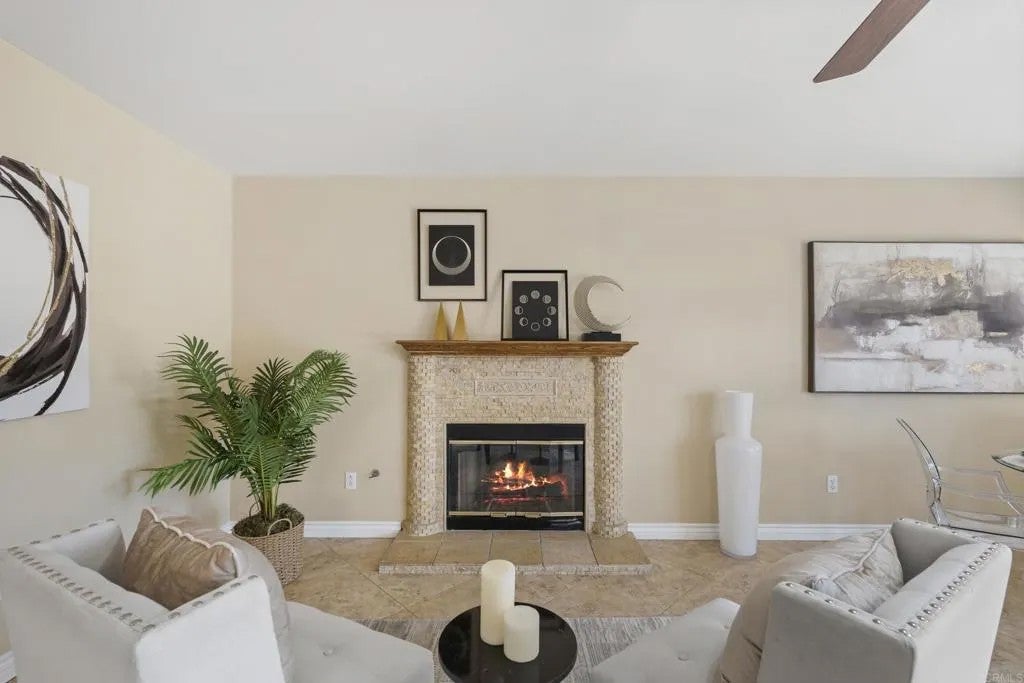 8950 Gateway View Ct