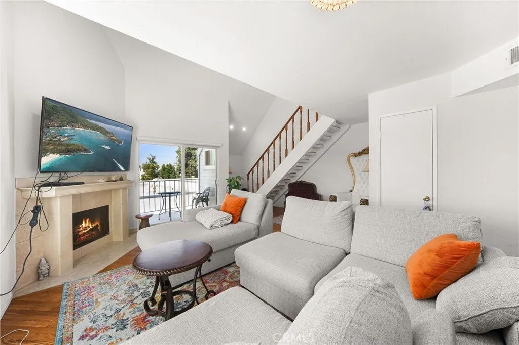 1121 E Wilson