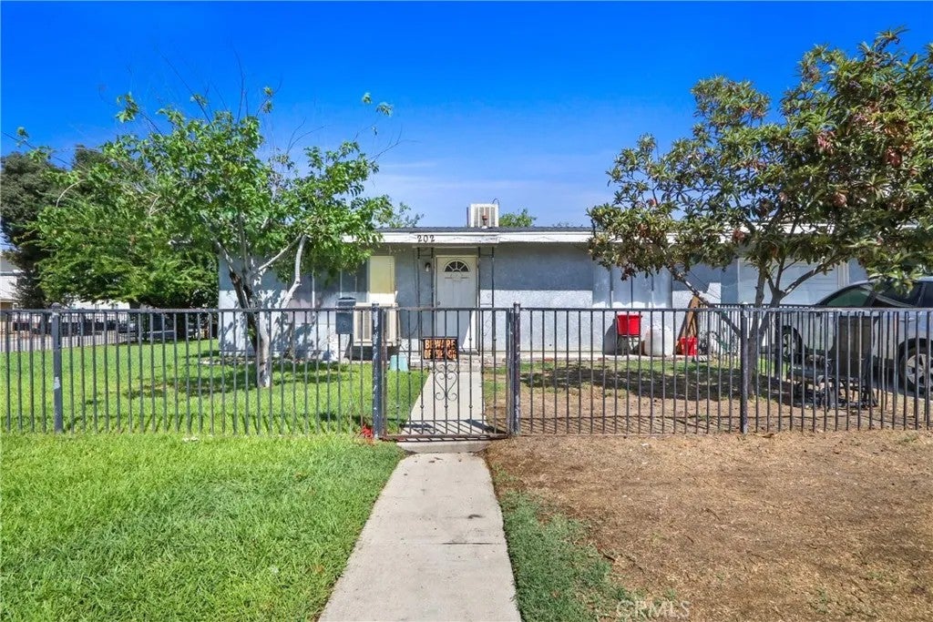 Photo of 202 E 43rd ST, San Bernardino, CA 92404 (MLS # IG26234601)