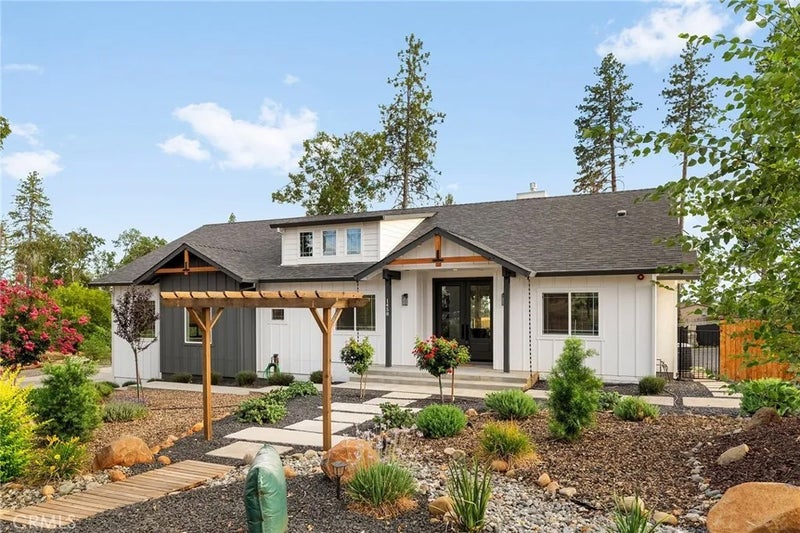 1458 Leafy Lane