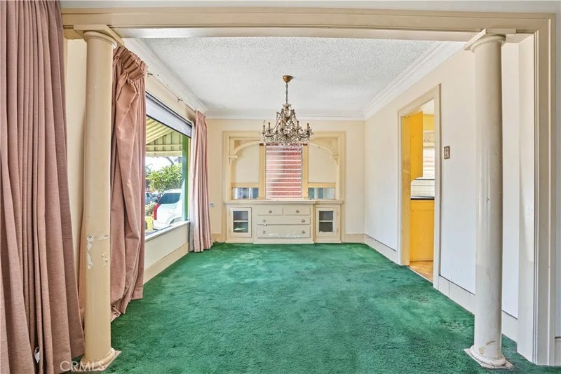1023 W 73rd