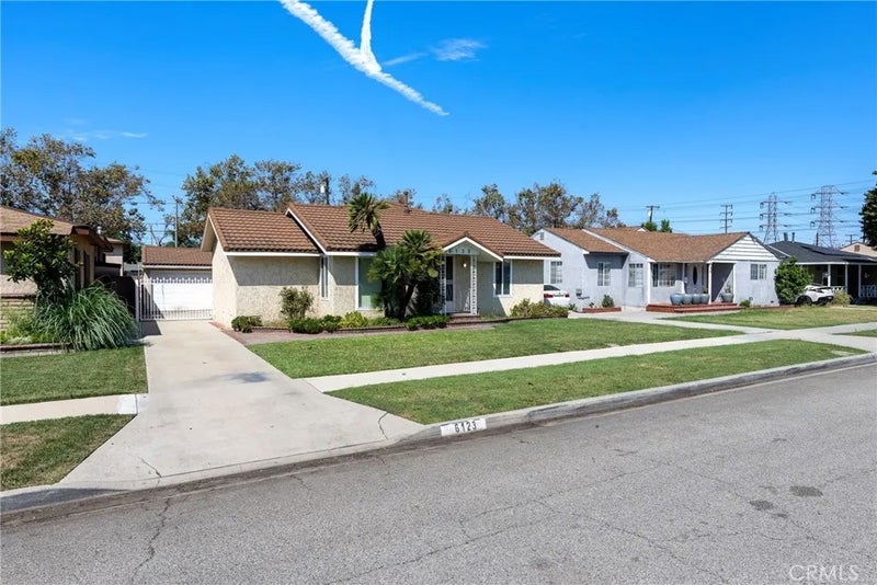 6123 Pepperwood
