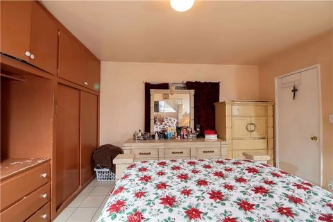 Tiny photo for 8130 Lullaby, Panorama City, CA 91402 (MLS # SR25274109)