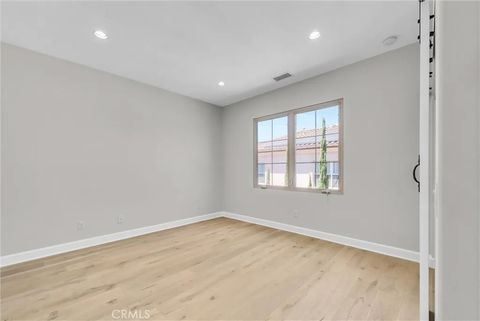 Tiny photo for 61 Acorn Glen, Irvine, CA 92620 (MLS # OC25273787)