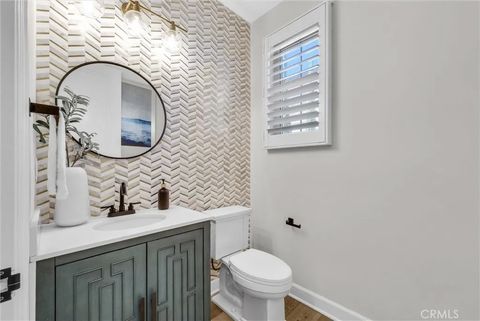 Tiny photo for 61 Acorn Glen, Irvine, CA 92620 (MLS # OC25273787)