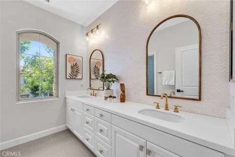 Tiny photo for 61 Acorn Glen, Irvine, CA 92620 (MLS # OC25273787)