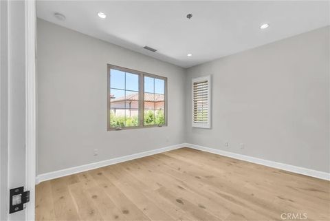Tiny photo for 61 Acorn Glen, Irvine, CA 92620 (MLS # OC25273787)