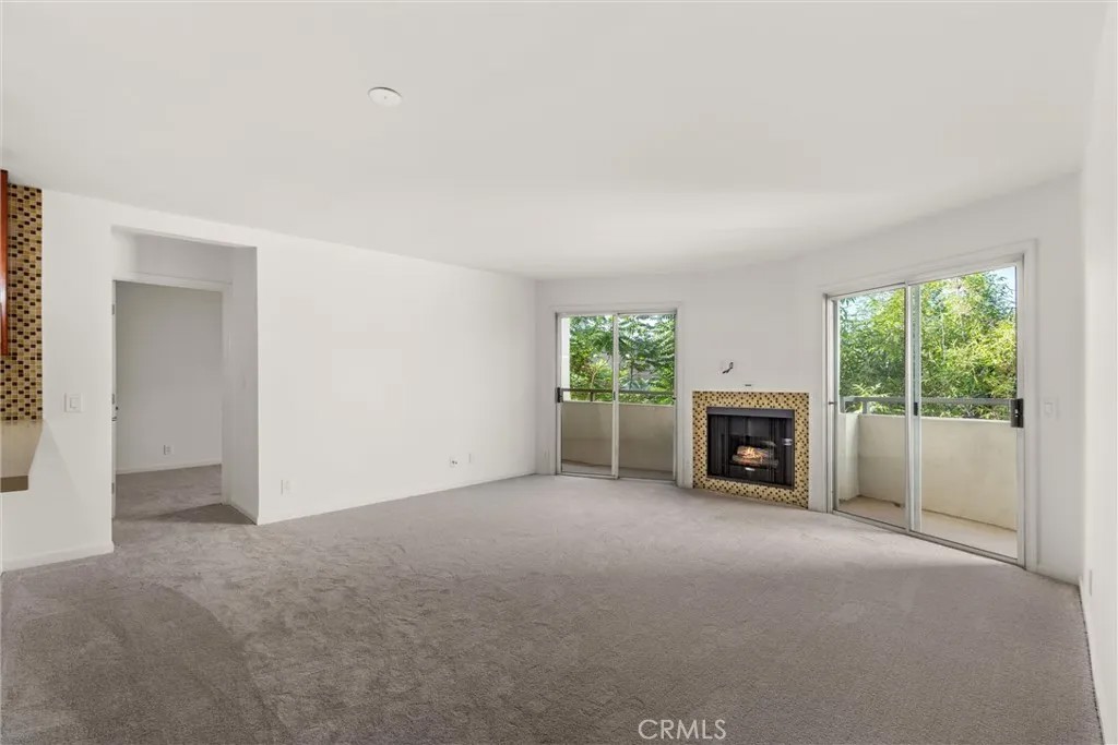 4702 Fulton Avenue 202