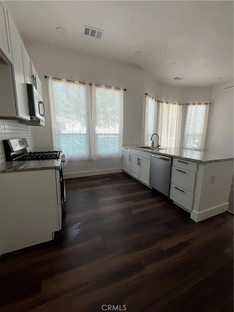 430 W 6th Street