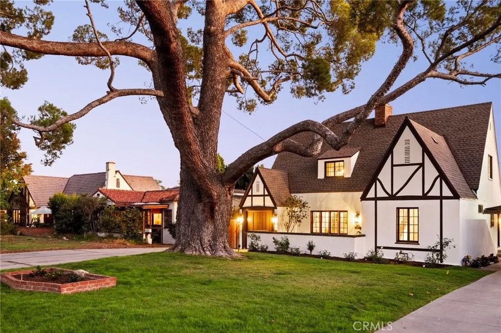 Photo of 1578 Morada Place, Altadena, CA 91001 (MLS # AR26054319)