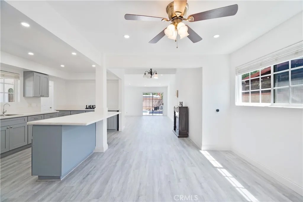 1039 W Avenue J14