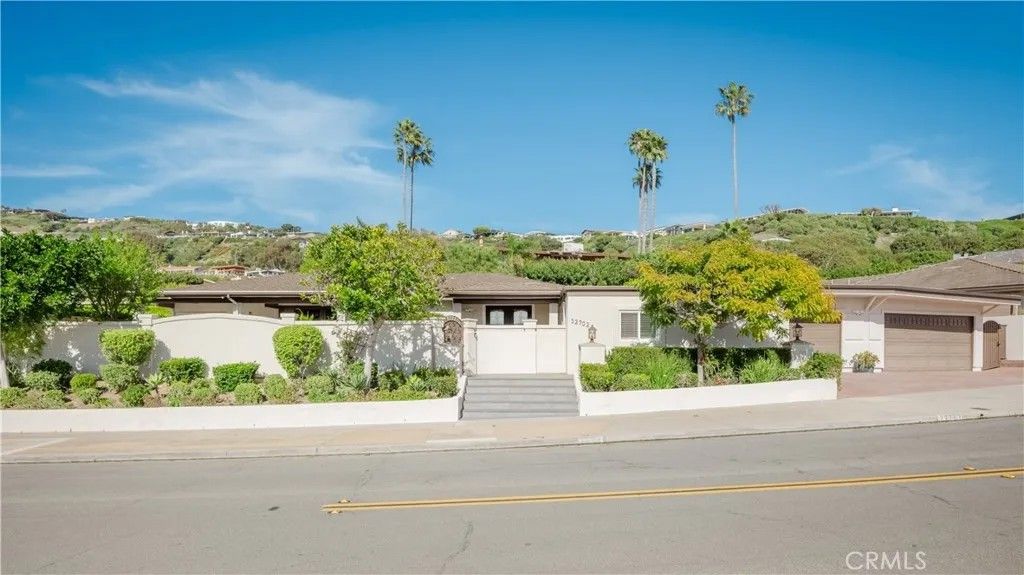 Photo of 32702 Seven Seas Dr, Dana Point, CA 92629 (MLS # LG26049370)