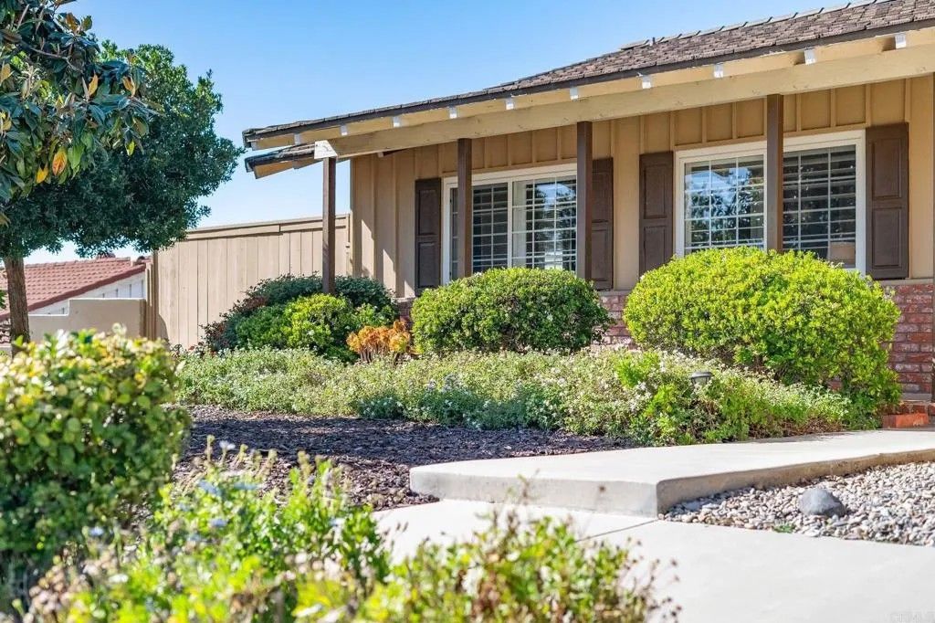 Photo of 12376 Frontera Rd, San Diego, CA 92128 (MLS # NDP2603393)