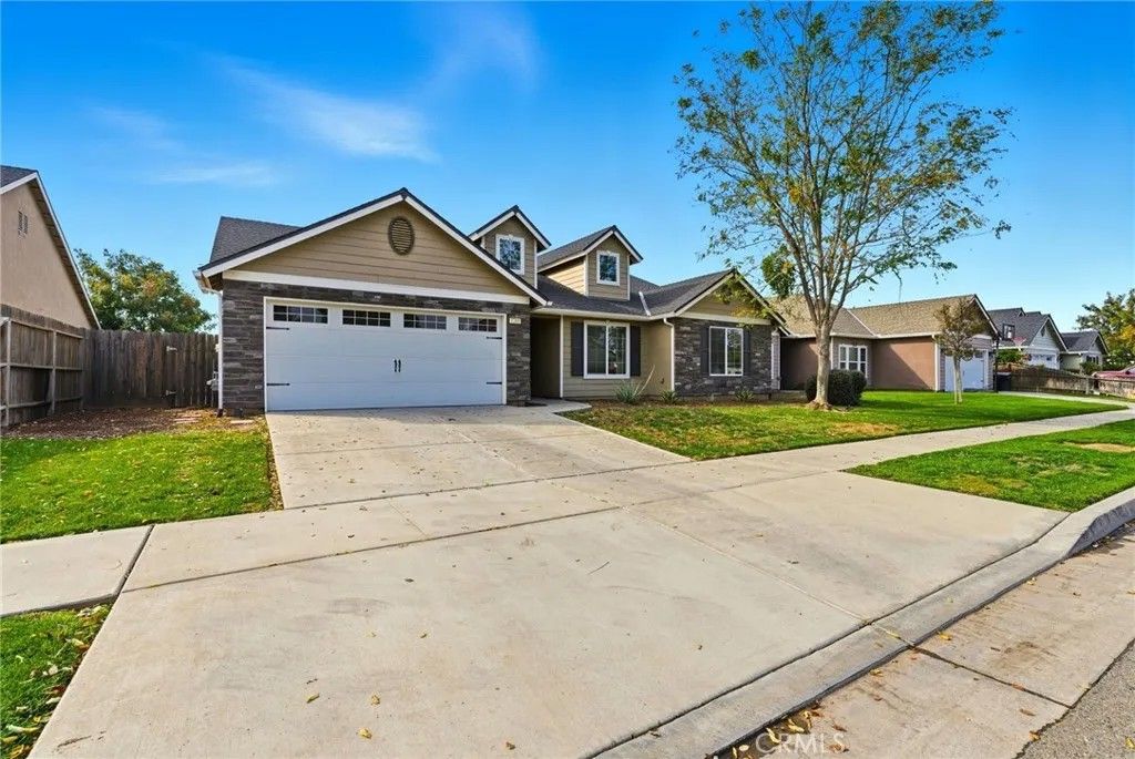 Photo of 1268 N Cerritos Ave, Hanford, CA 93230 (MLS # FR25252851)