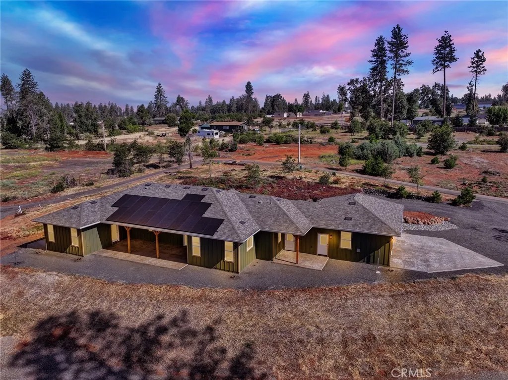 1690 BEND LANE