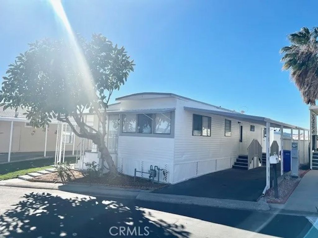 Photo of 2692 Highland Ave #51, Highlands, CA 92346 (MLS # IG26012967)