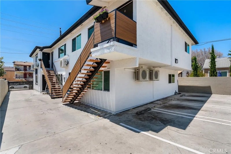 4071 Melrose Ave